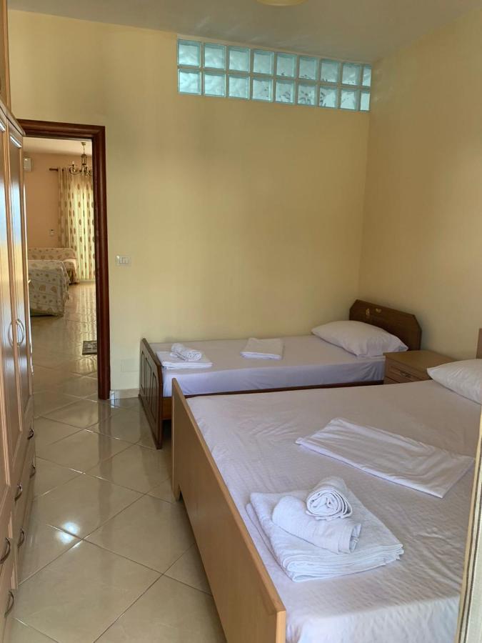 City Center Apartment Saranda Екстер'єр фото