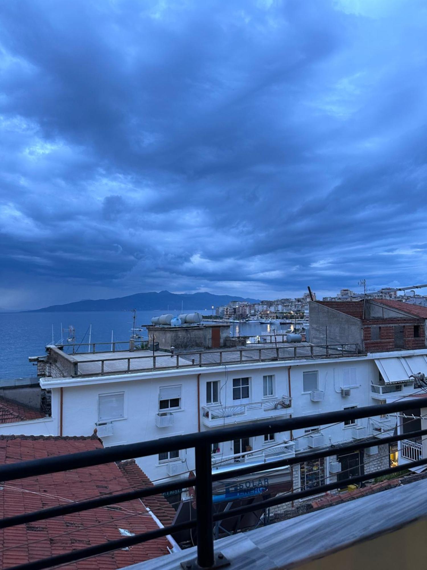 City Center Apartment Saranda Екстер'єр фото